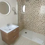 Sara 3 *